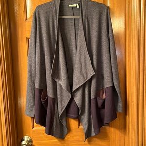 LOGO cardigan, excellent condition!